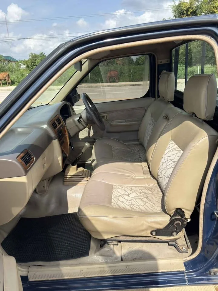 2004 Nissan Frontier I 2