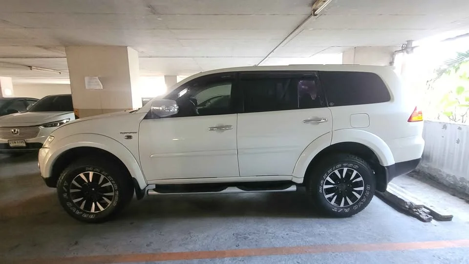2012 Mitsubishi Pajero Sport II 3