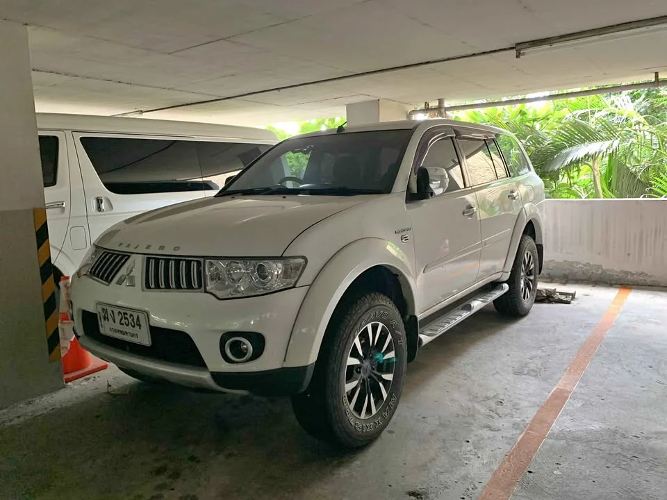 2012 Mitsubishi Pajero Sport II 2