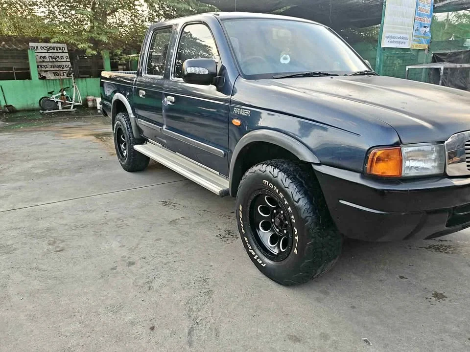 2001 Mazda 2500 Fighter V 2