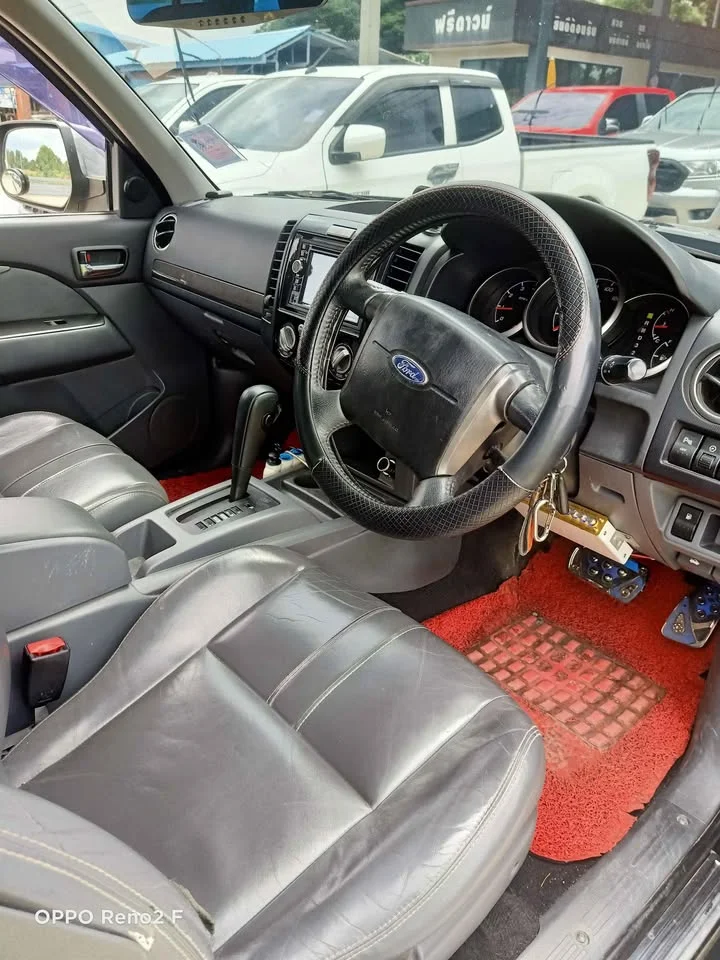2014 Ford Everest I 2