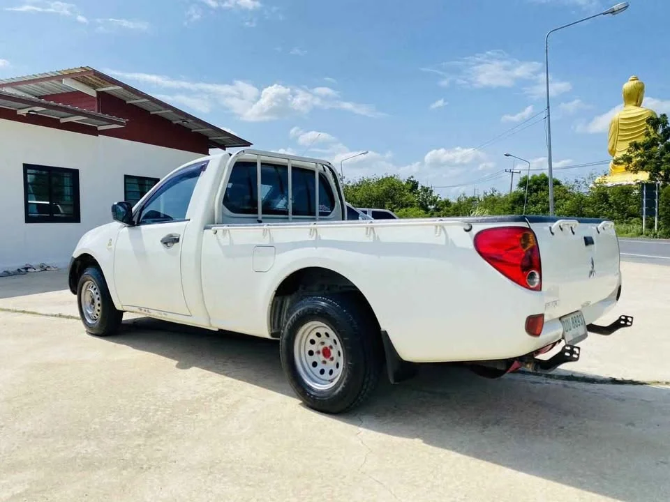 2012 Mitsubishi Triton IV 2