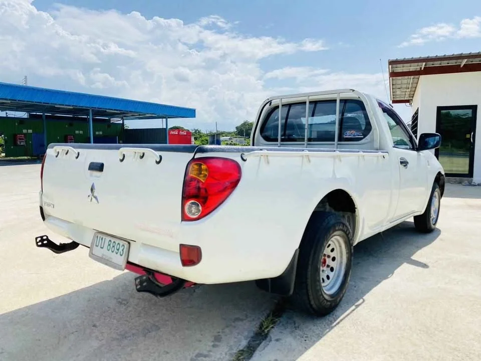 2012 Mitsubishi Triton IV 3