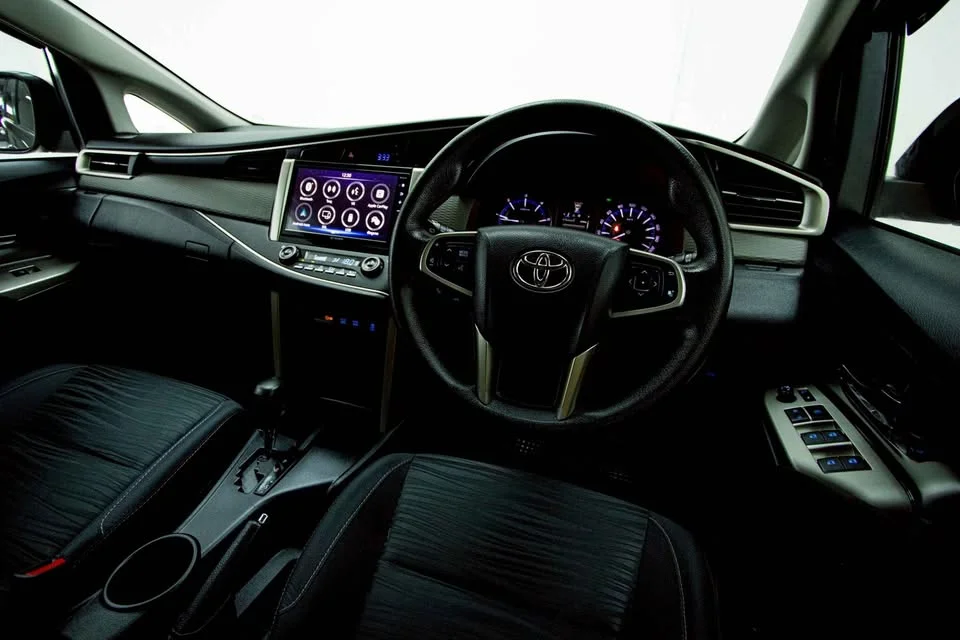 2022 Toyota Innova II 2