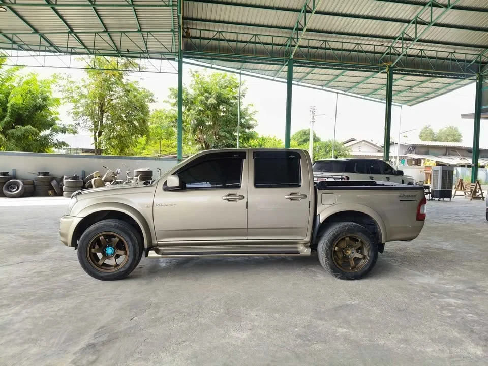 2004 Isuzu D-Max I 2