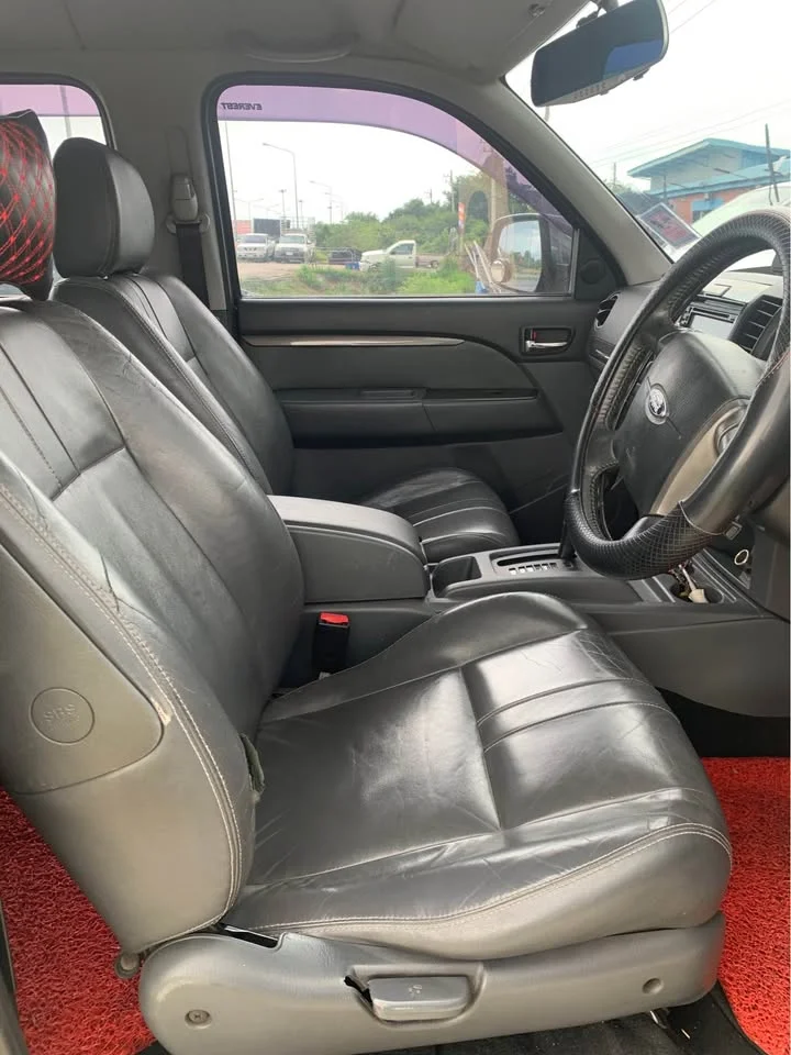 2014 Ford Everest I 3