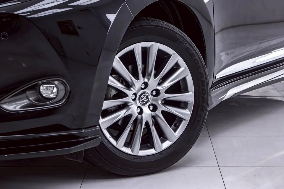 2014 Toyota Harrier III 3