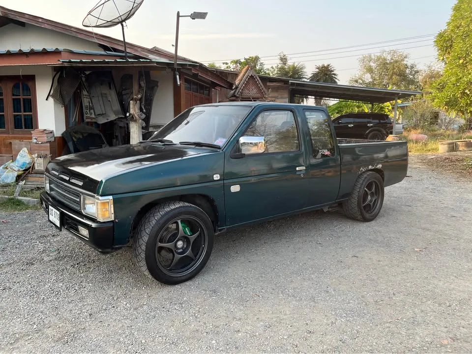 1996 Nissan Big M D21 3