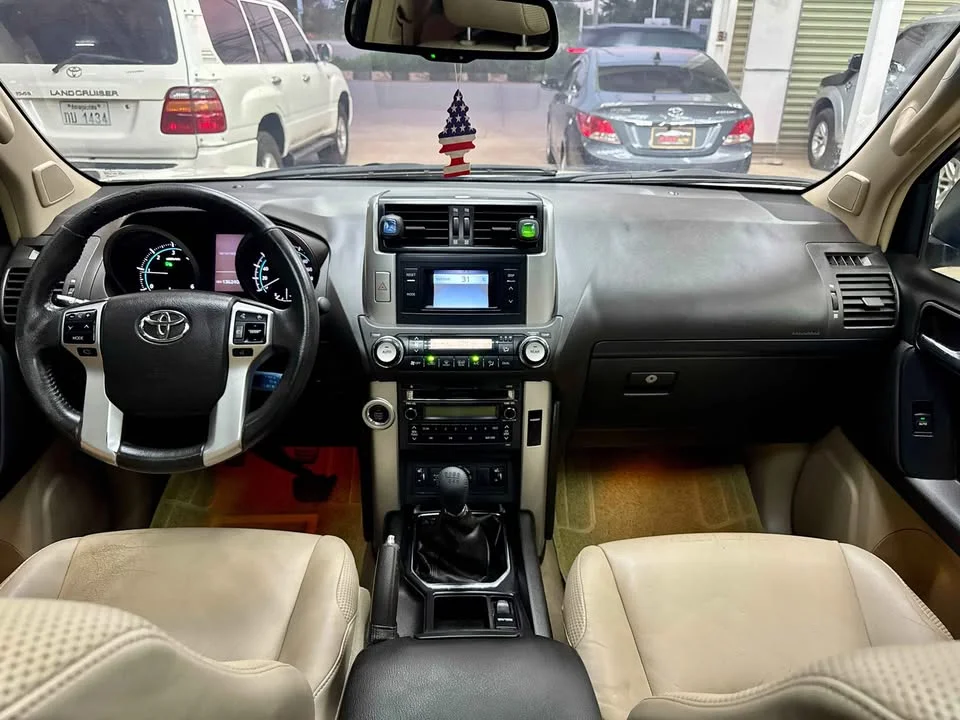 2012 Toyota Land Cruiser Prado J150 3