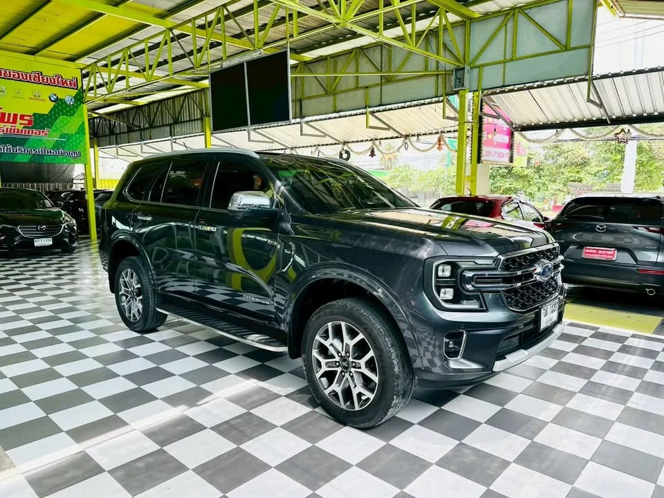 2023 Ford Everest III 2