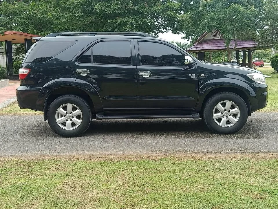 2009 Toyota Fortuner I 3