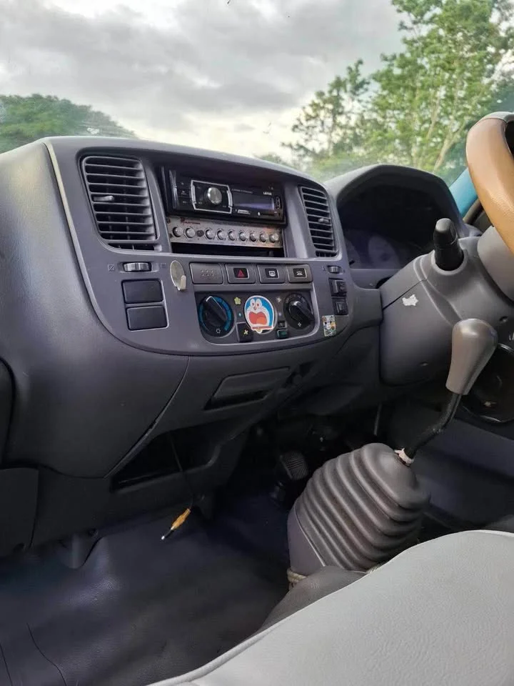 2003 Nissan Urvan V (E25) 2