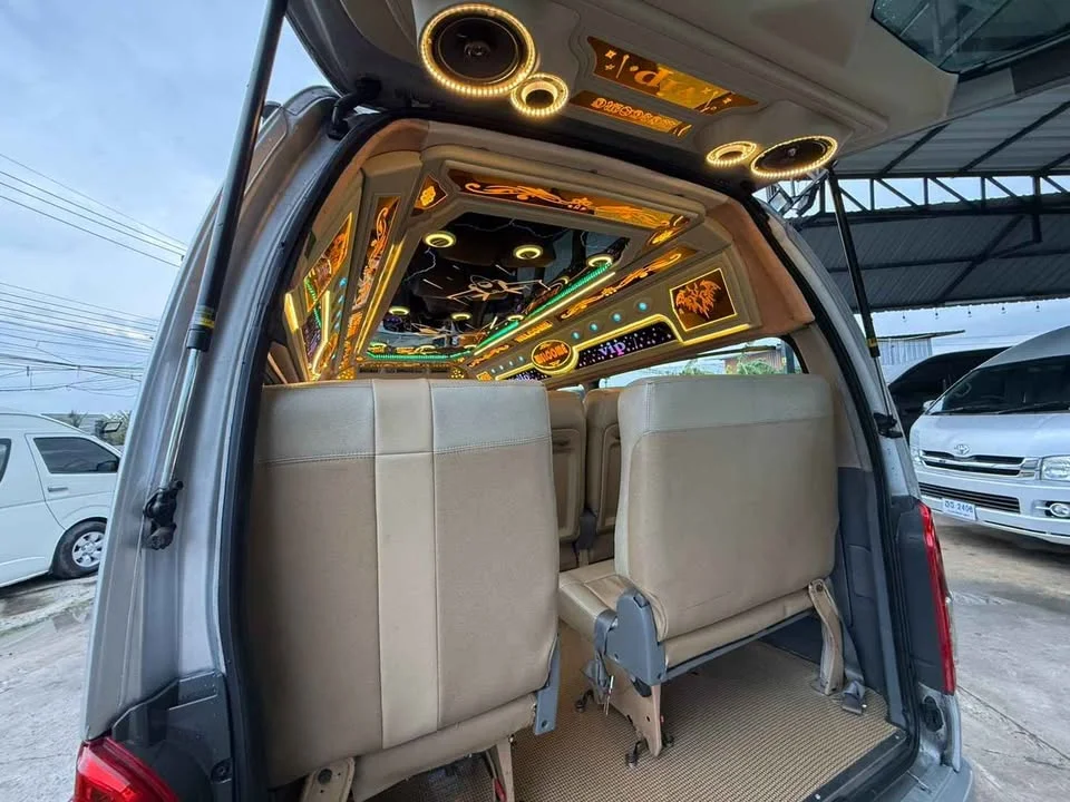 2009 Toyota Commuter V (H200) 2