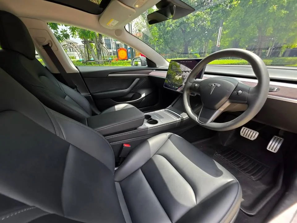 2023 Tesla Model 3 2