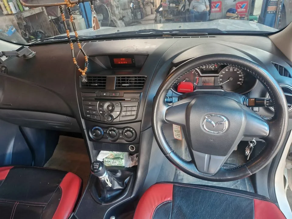 2012 Mazda BT-Series II 2
