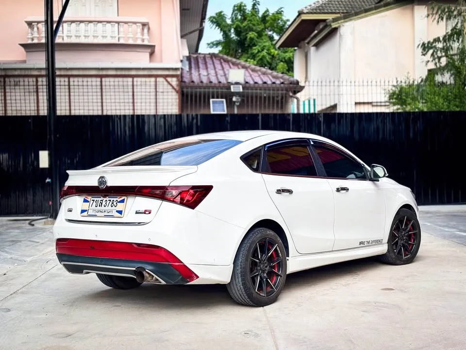2017 MG 5 I  2