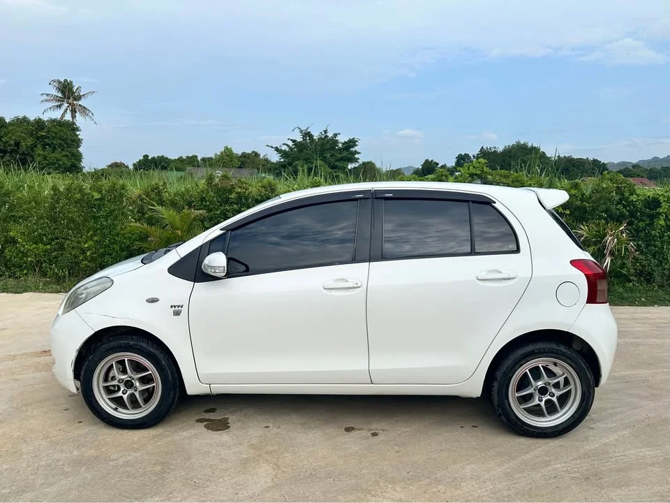 2008 Toyota Yaris II 2