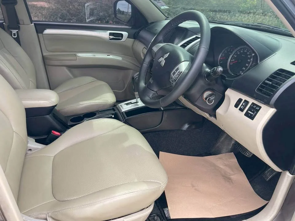 2012 Mitsubishi Pajero Sport II 2