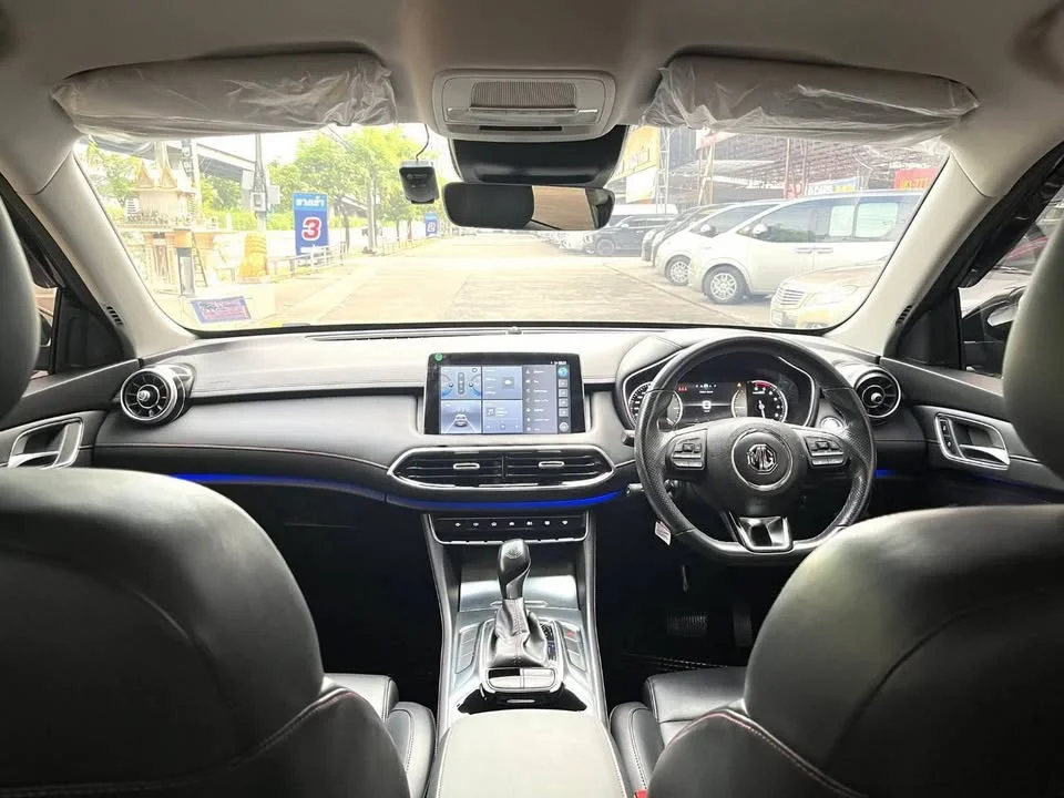 2022 MG HS 3