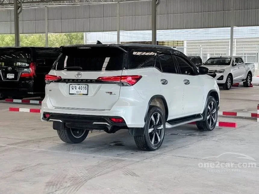 2022 Toyota Fortuner II 2