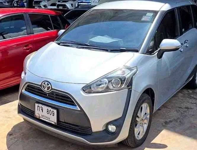 2018 Toyota Sienta II 3