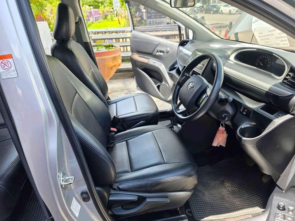 2018 Toyota Sienta II 2