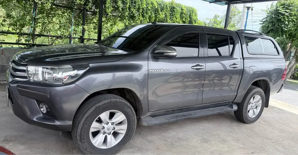 2015 Toyota Hilux VIII 3