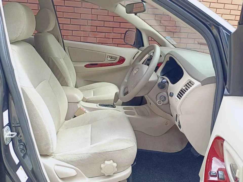 2005 Toyota Innova I 2