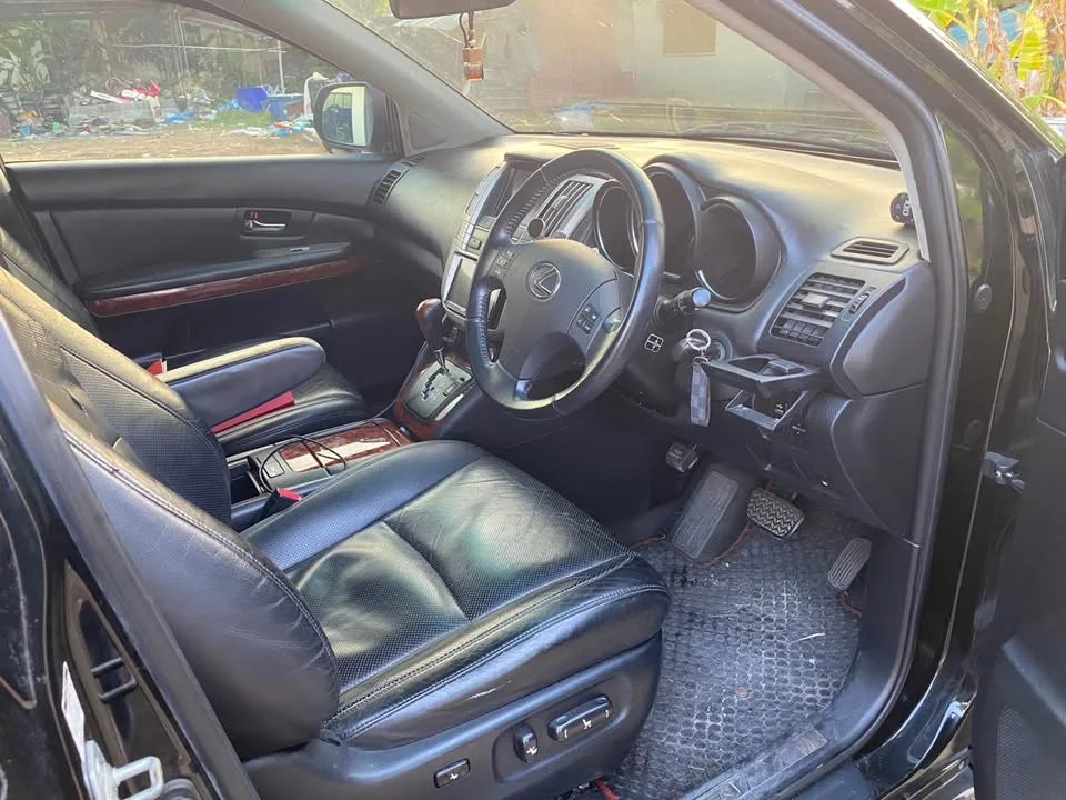 2004 Toyota Harrier II 2