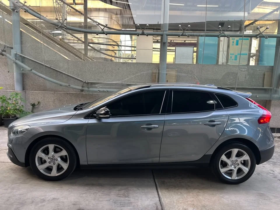 2017 Volvo V40 II 2