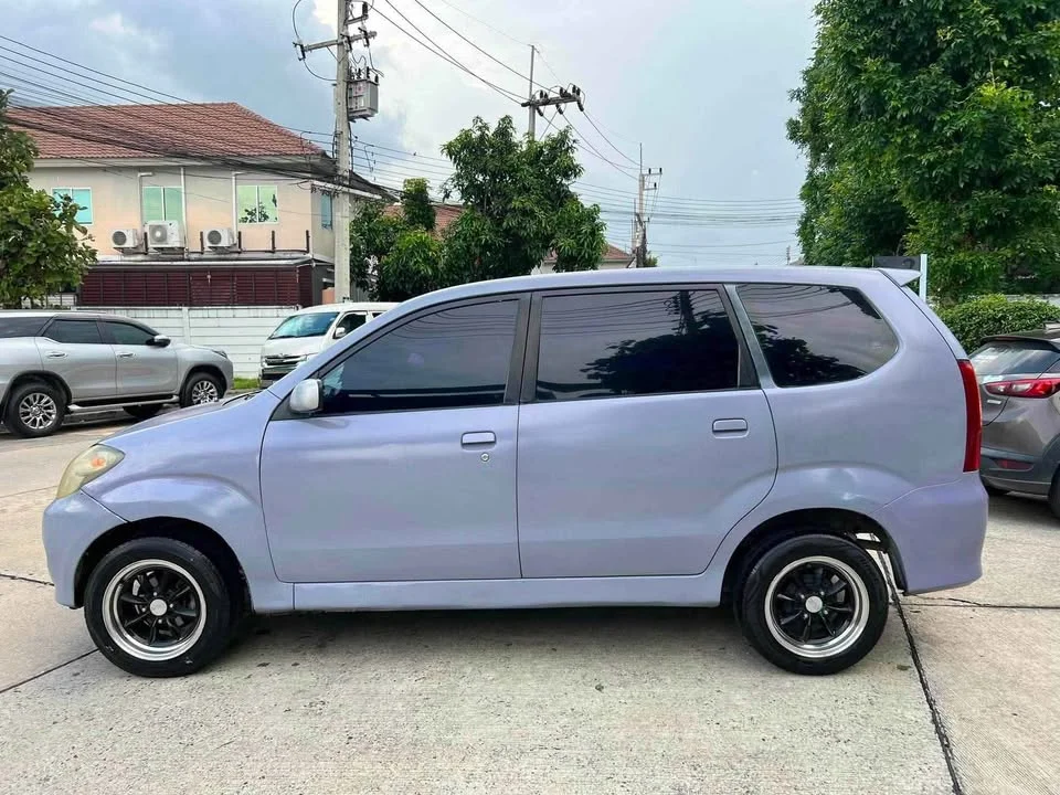 2005 Toyota Avanza I 3