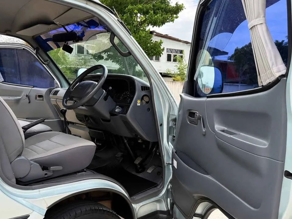 2003 Toyota Commuter IV (H100) 2