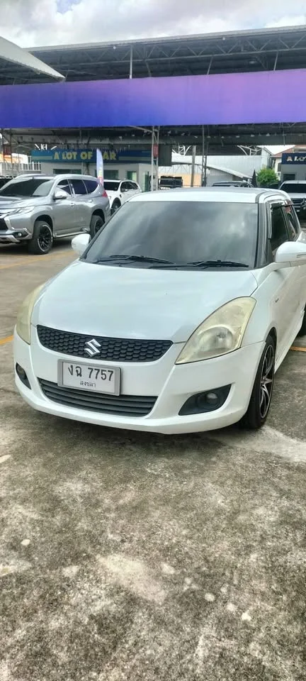 2014 Suzuki Swift II 3