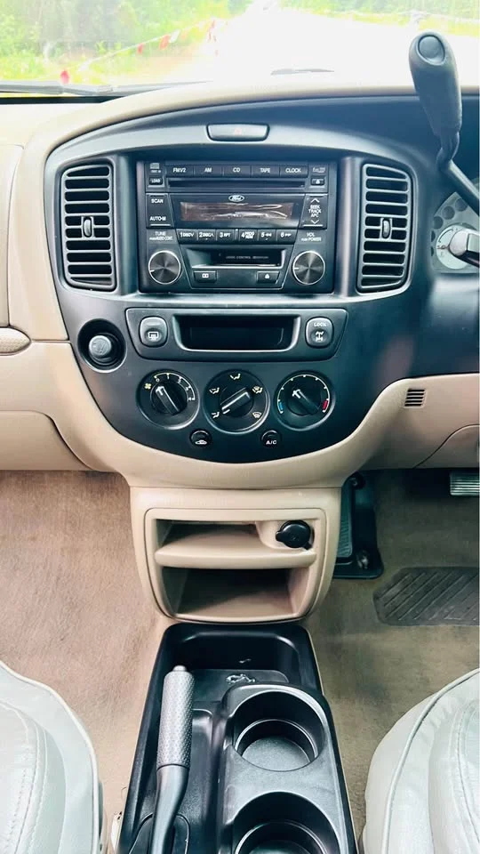2003 Ford Escape I 3