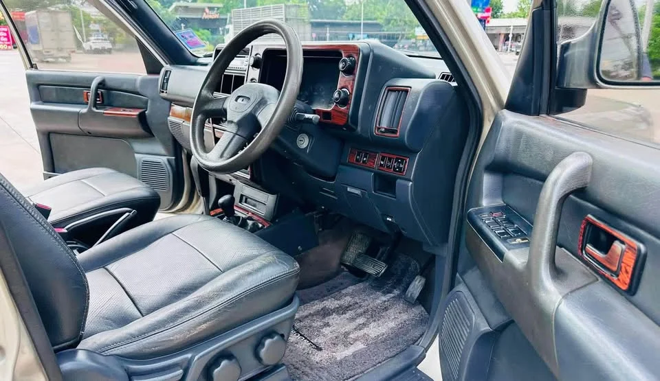 1995 Isuzu Trooper II 2