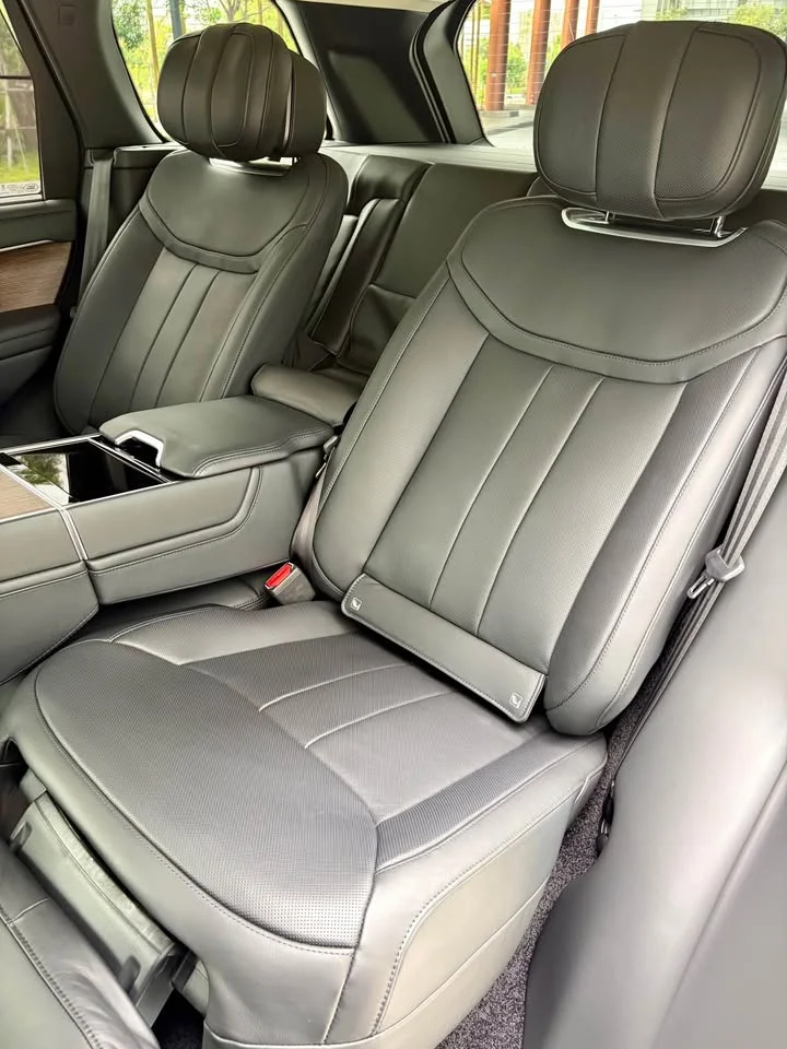 2025 Land Rover Range Rover V 2