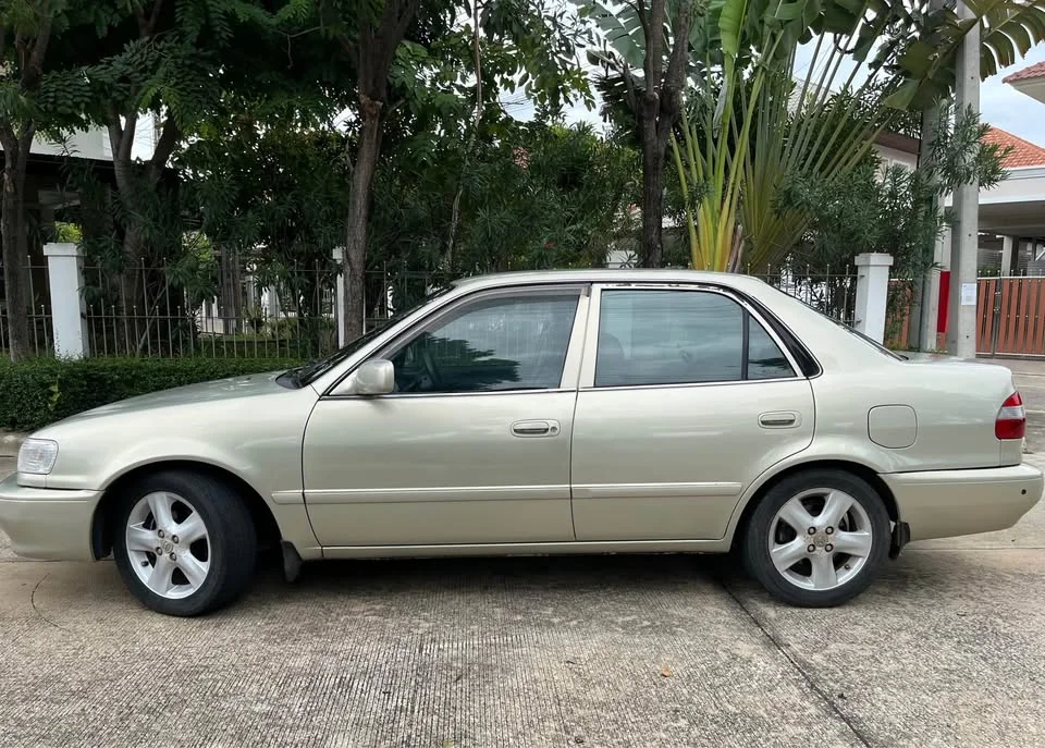 2001 Toyota Corolla Altis VIII (E110) 3