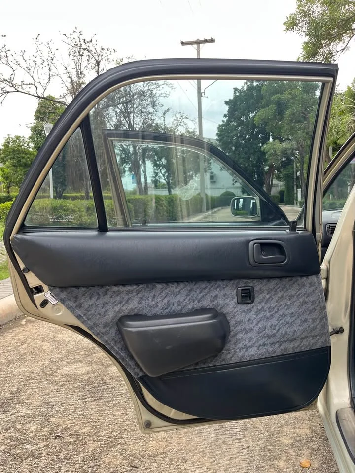 2001 Toyota Corolla Altis VIII (E110) 2