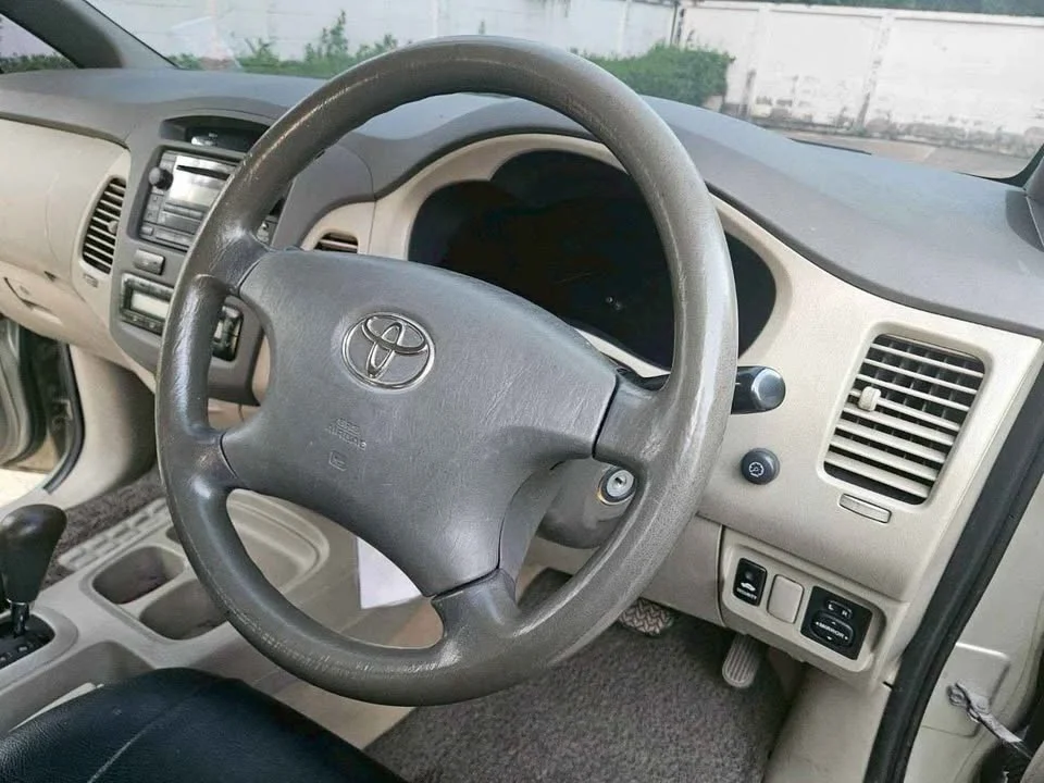 2009 Toyota Innova I 2