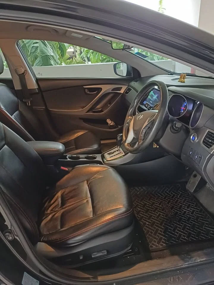 2011 Hyundai Elantra V 3
