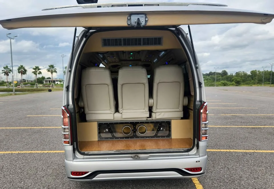 2009 Toyota Commuter V (H200) 3