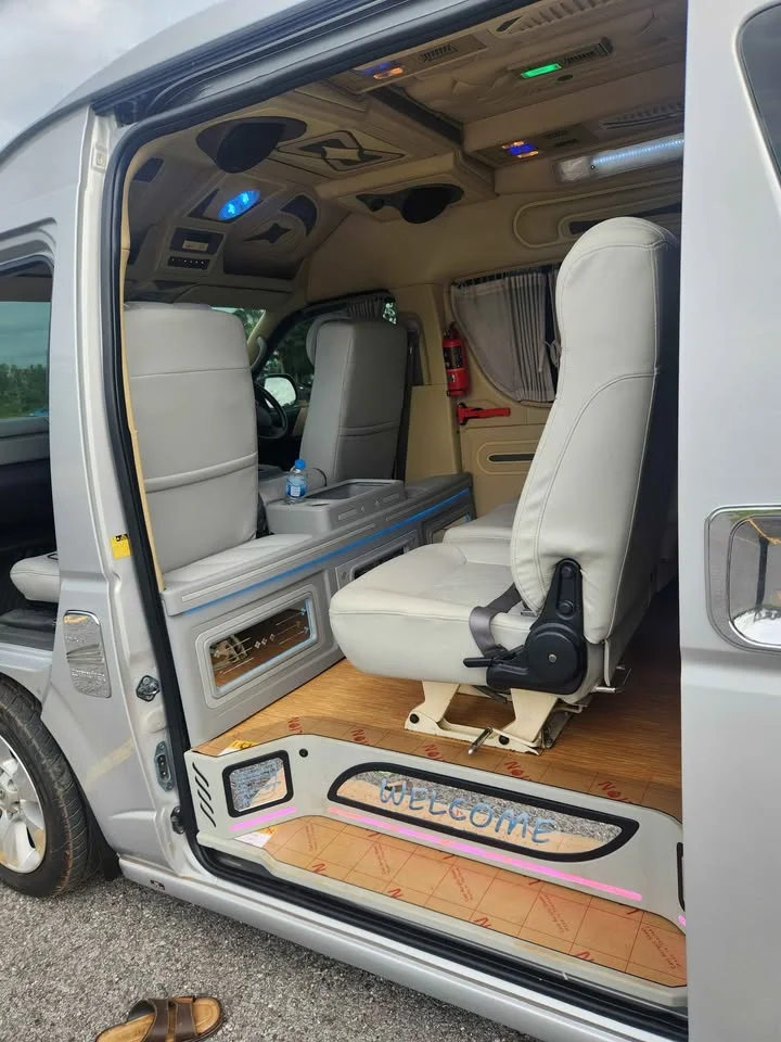 2009 Toyota Commuter V (H200) 2