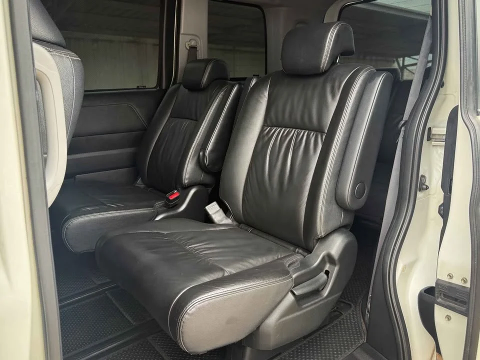 2013 Honda Stepwgn IV 2