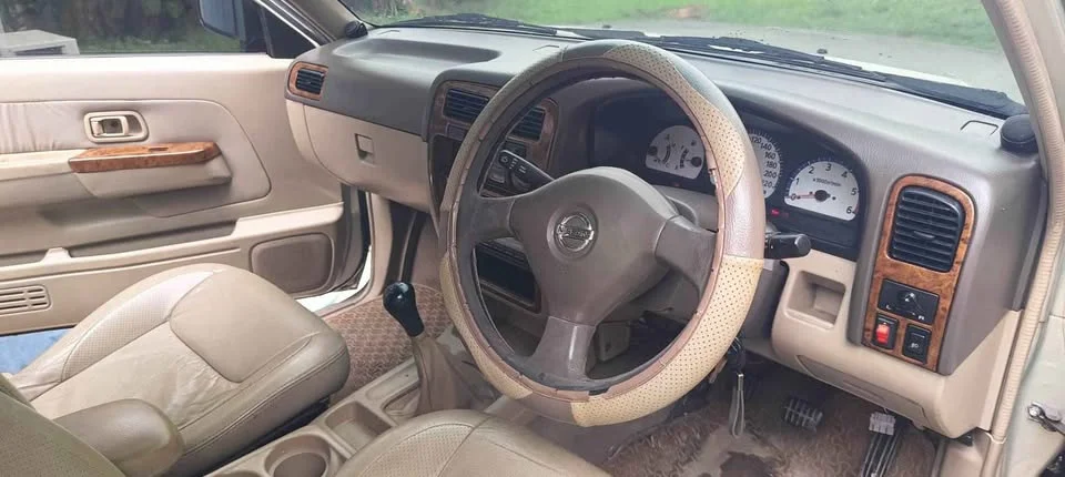2003 Nissan Frontier I 3