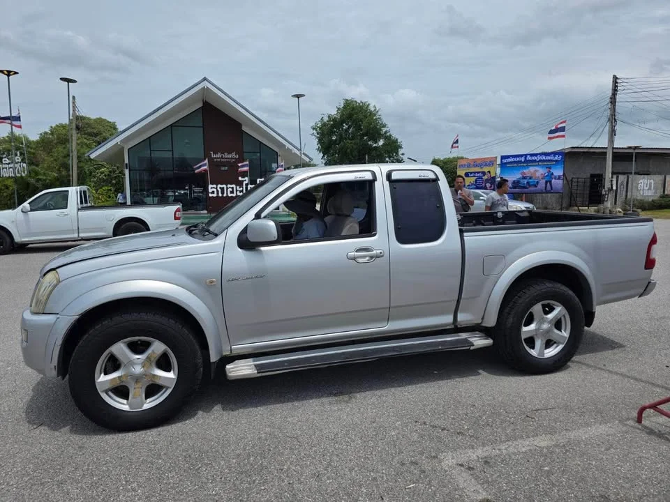2005 Isuzu D-Max I 3