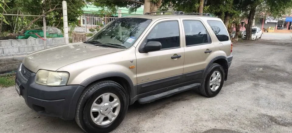 2004 Ford Escape I 3