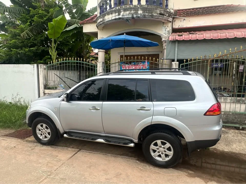 2009 Mitsubishi Pajero Sport II 2