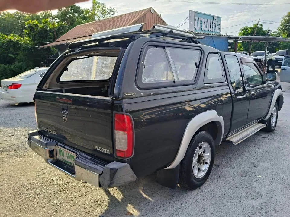 2004 Nissan Frontier I 2