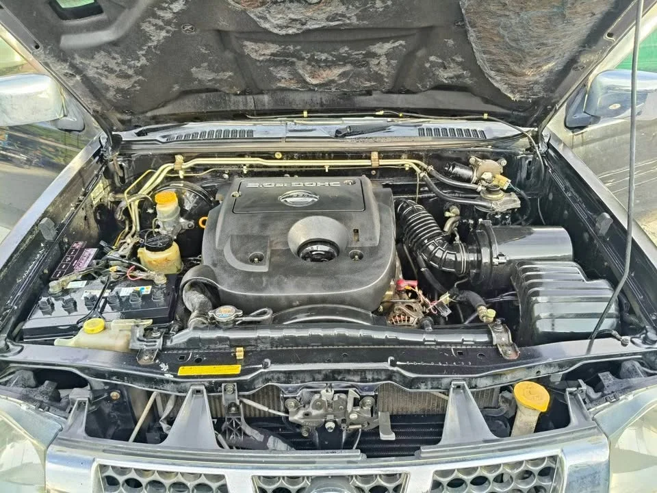 2004 Nissan Frontier I 3