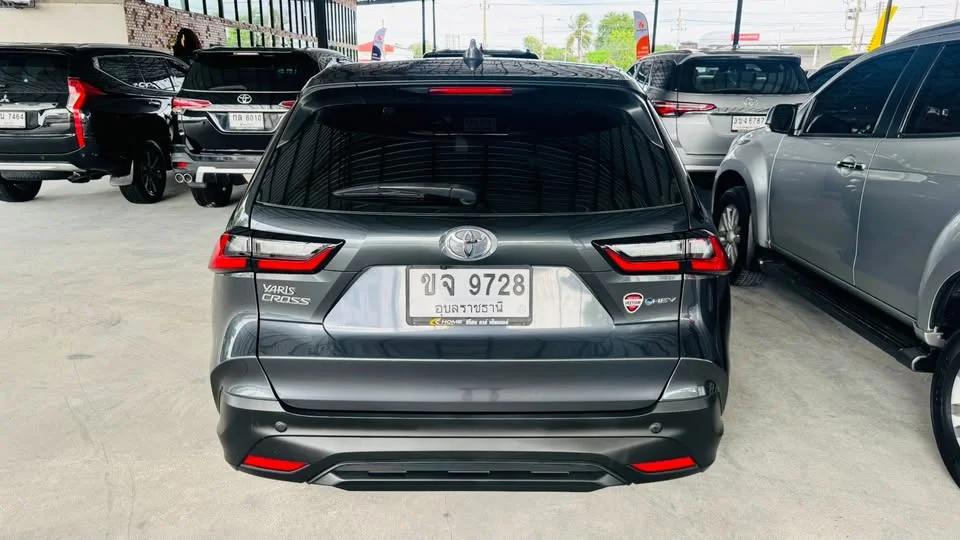 2023 Toyota Yaris Cross AC200 2
